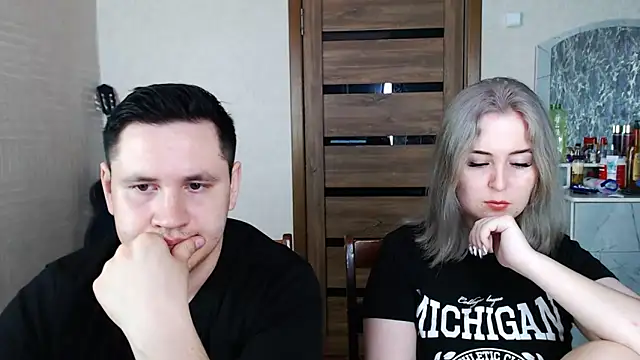 Snapshot of Kristy-Max chatting on 02/22/25, 12:40 Kristy-Max online show from 02/22/25, 12:40