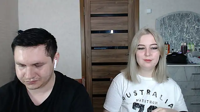 Snapshot of Kristy-Max chatting on 03/04/25, 10:35 Kristy-Max online show from 03/04/25, 10:35