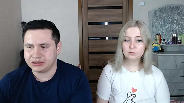 Snapshot of Kristy-Max chatting on 03/06/25, 12:21 Kristy-Max online show from 03/06/25, 12:21