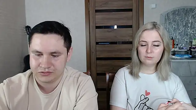 Snapshot of Kristy-Max chatting on 03/06/25, 11:31 Kristy-Max online show from 03/06/25, 11:31