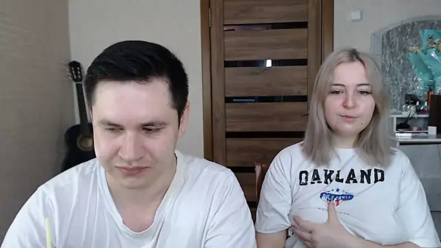 Snapshot of Kristy-Max chatting on 03/16/25, 04:30 Kristy-Max online show from 03/16/25, 04:30