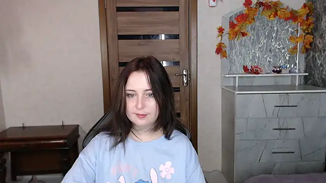 Snapshot of Kristy-Max chatting on 10/13/25, 10:32 Kristy-Max online show from 10/13/25, 10:32