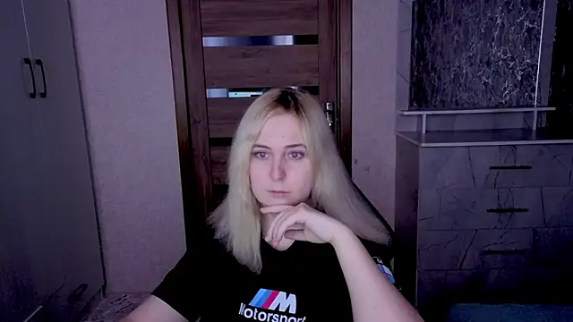 Kristy-Max online show from 04/20/26, 08:43