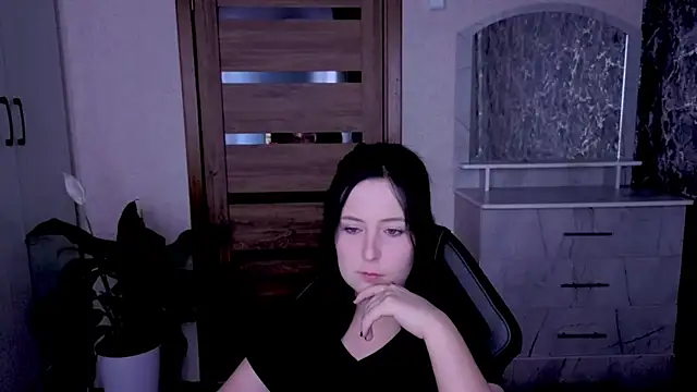 Snapshot of Kristy-Max chatting on 07/08/26, 10:25 Kristy-Max online show from 07/08/26, 10:25