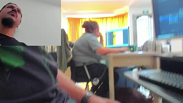 webothtwo online show from 10/02/25, 05:42