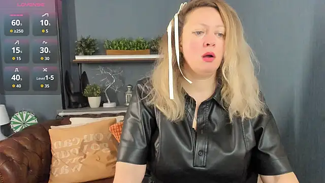 JesiaFoxi online show from 11/22/25, 01:32