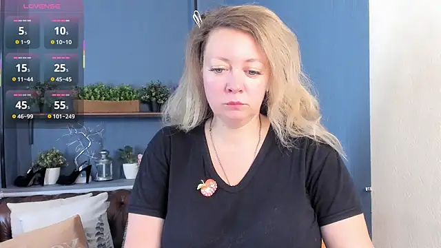 JesiaFoxi online show from 12/17/25, 01:17