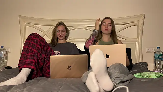 urmissalice online show from 12/30/24, 03:35