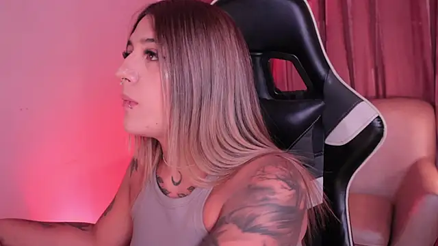 ashleyvalirya online show from 01/09/26, 04:15