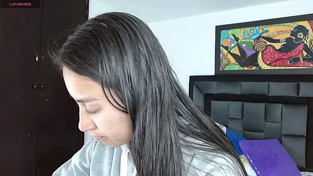 tatiana valencia online show from 02/18/25, 12:39