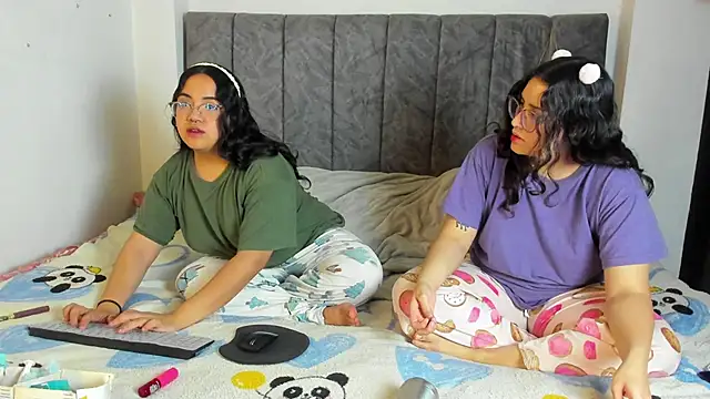 maddie-and-chelsea- online show from 03/12/26, 07:58