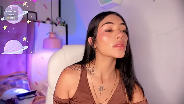 Giovanna oliveira online show from 01/07/25, 05:33