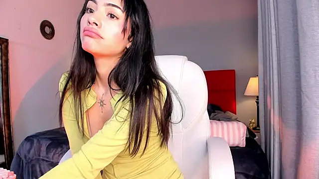 Giovanna oliveira online show from 04/21/26, 05:03