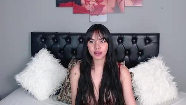 Snapshot of Julietaa_Fox chatting on 12/17/24, 07:29 Julietaa Fox online show from 12/17/24, 07:29