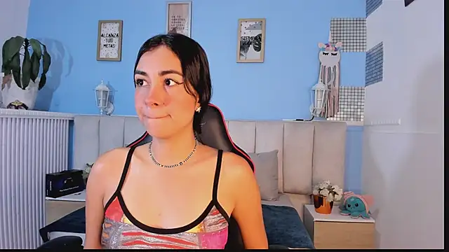 lyzzi smith01 online show from 01/22/25, 07:34