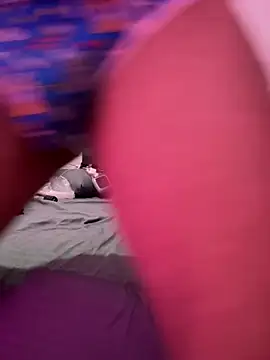 Snapshot of moody1996- chatting on 02/09/25, 11:36 moody1996- online show from 02/09/25, 11:36