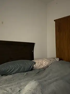 Snapshot of moody1996- chatting on 03/08/25, 03:06 moody1996- online show from 03/08/25, 03:06