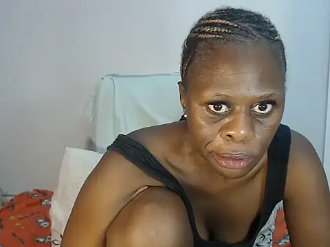 Snapshot of ZIPORA07 chatting on 02/03/25, 02:13 ZIPORA07 online show from 02/03/25, 02:13