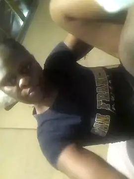 Snapshot of ZIPORA07 chatting on 09/15/25, 11:21 ZIPORA07 online show from 09/15/25, 11:21