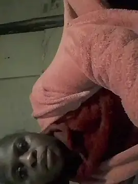 Snapshot of ZIPORA07 chatting on 09/24/25, 10:51 ZIPORA07 online show from 09/24/25, 10:51