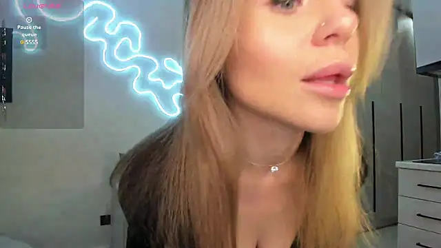  cometoseeme  online show from 02/06/25, 05:40