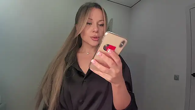  cometoseeme  online show from 09/13/25, 12:38