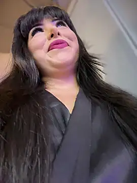 Alexa Miss online show from 10/24/25, 06:48