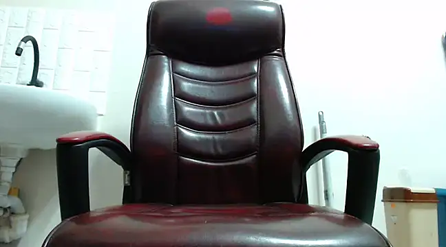 Snapshot of hardbigcock16 chatting on 12/11/24, 06:36 hardbigcock16 online show from 12/11/24, 06:36