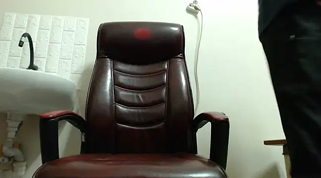 Snapshot of hardbigcock16 chatting on 12/28/24, 11:52 hardbigcock16 online show from 12/28/24, 11:52