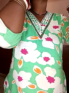 juhi06 online show from 04/18/26, 09:24