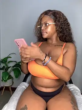 Snapshot of Boobylicious_BB chatting on 02/09/26, 09:13 Boobylicious BB online show from 02/09/26, 09:13