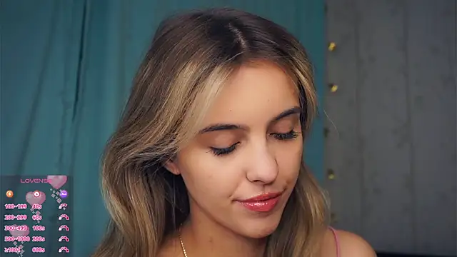 FannyHewson online show from 10/25/25, 07:41