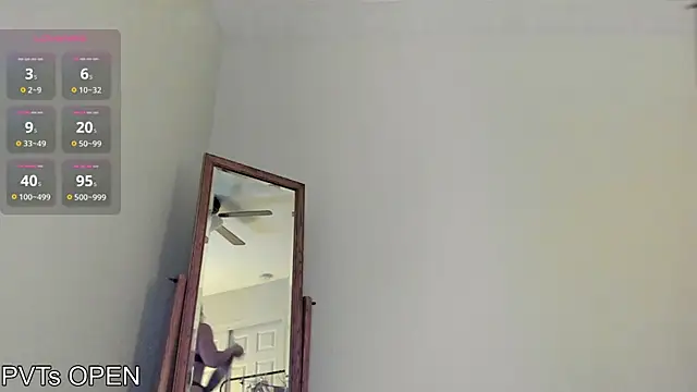 Peaches N Kreme online show from 10/15/25, 03:50