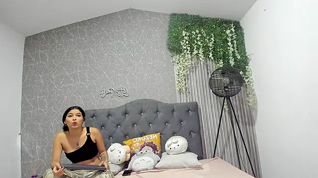 JustiinJazmin online show from 02/11/25, 06:22