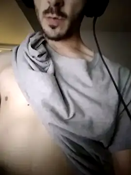 Snapshot of helloongg chatting on 10/30/25, 05:35 helloongg online show from 10/30/25, 05:35