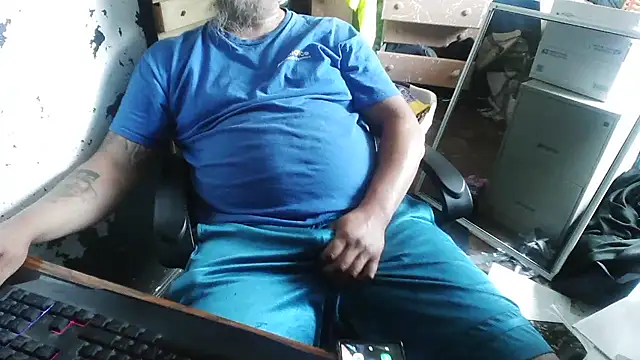 slickwill123 online show from 06/21/26, 04:42