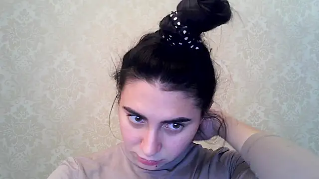 Snapshot of Kashtanka_ chatting on 11/29/25, 01:25 Kashtanka online show from 11/29/25, 01:25