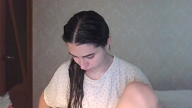 Snapshot of Kashtanka_ chatting on 06/15/26, 10:50 Kashtanka online show from 06/15/26, 10:50