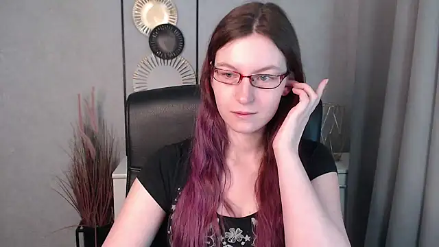 emmaxDelight online show from 12/28/24, 07:33