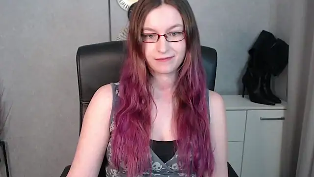 emmaxDelight online show from 02/05/25, 10:08