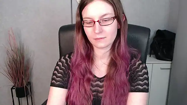 emmaxDelight online show from 02/13/25, 12:43