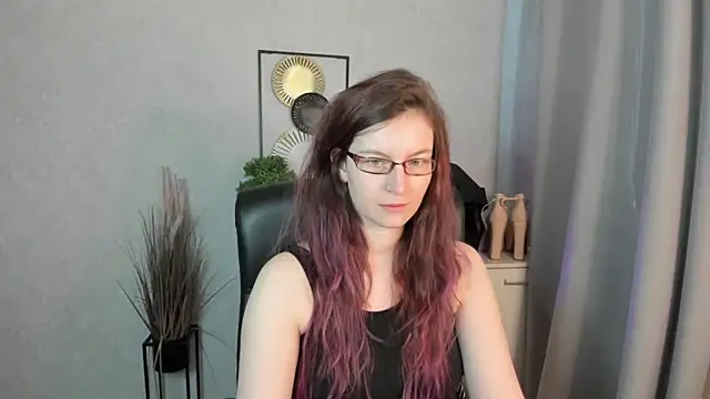 emmaxDelight online show from 04/23/26, 05:19