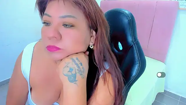 victoria love89 online show from 11/16/25, 03:01