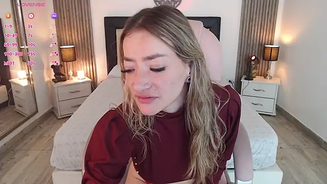 Snapshot of zoe_jones13 chatting on 03/13/25, 06:37 zoe jones13 online show from 03/13/25, 06:37