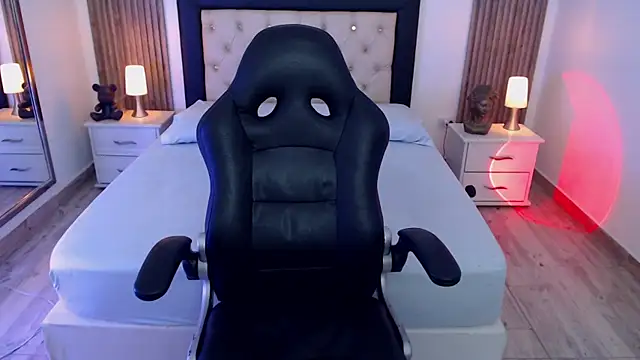 Snapshot of zoe_jones13 chatting on 10/29/25, 03:20 zoe jones13 online show from 10/29/25, 03:20