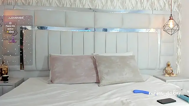 im gaby  online show from 01/21/25, 02:05