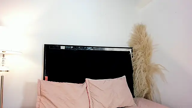 lilithTeen1  online show from 04/14/26, 03:56