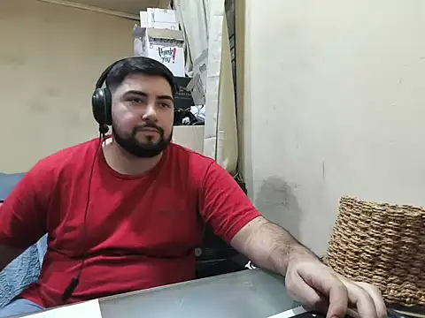 Snapshot of benitez_juan chatting on 03/26/26, 11:54 benitez juan online show from 03/26/26, 11:54