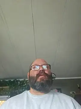 Snapshot of RedneckWants2PlayNow chatting on 11/18/25, 03:16 RedneckWants2PlayNow online show from 11/18/25, 03:16