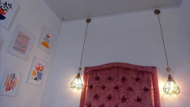 Snapshot of aprill21_ chatting on 12/05/24, 01:49 aprill21 online show from 12/05/24, 01:49